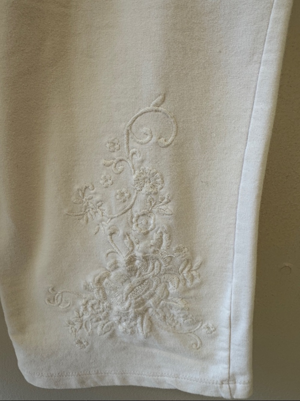 Bundle of two Cream Drawstring Crop & White Pull-On Crop Pants - Picture 6 of 10